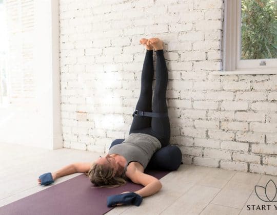 3 postures de Yoga faciles, pour vous aider à calmer le stress.