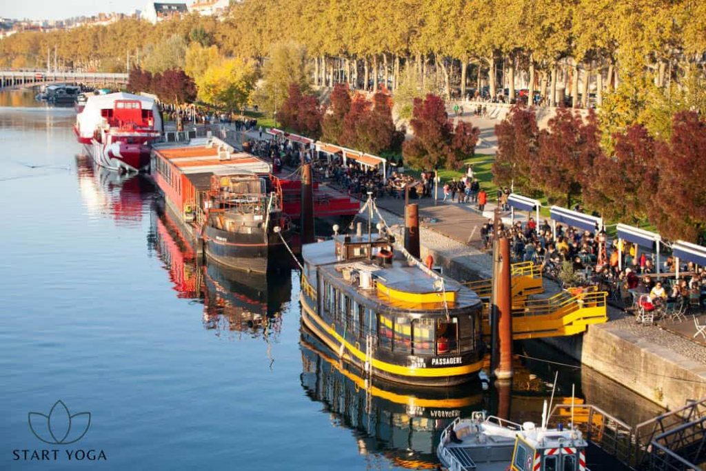 Péniches - Bateaux, bars et restaurants à Lyon, France