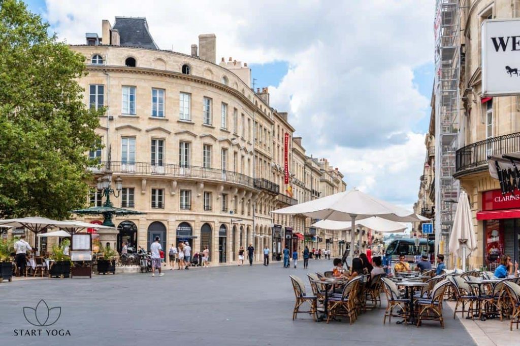 café et terrasse - Cours de l'Intendance - centre historique de Bordeaux